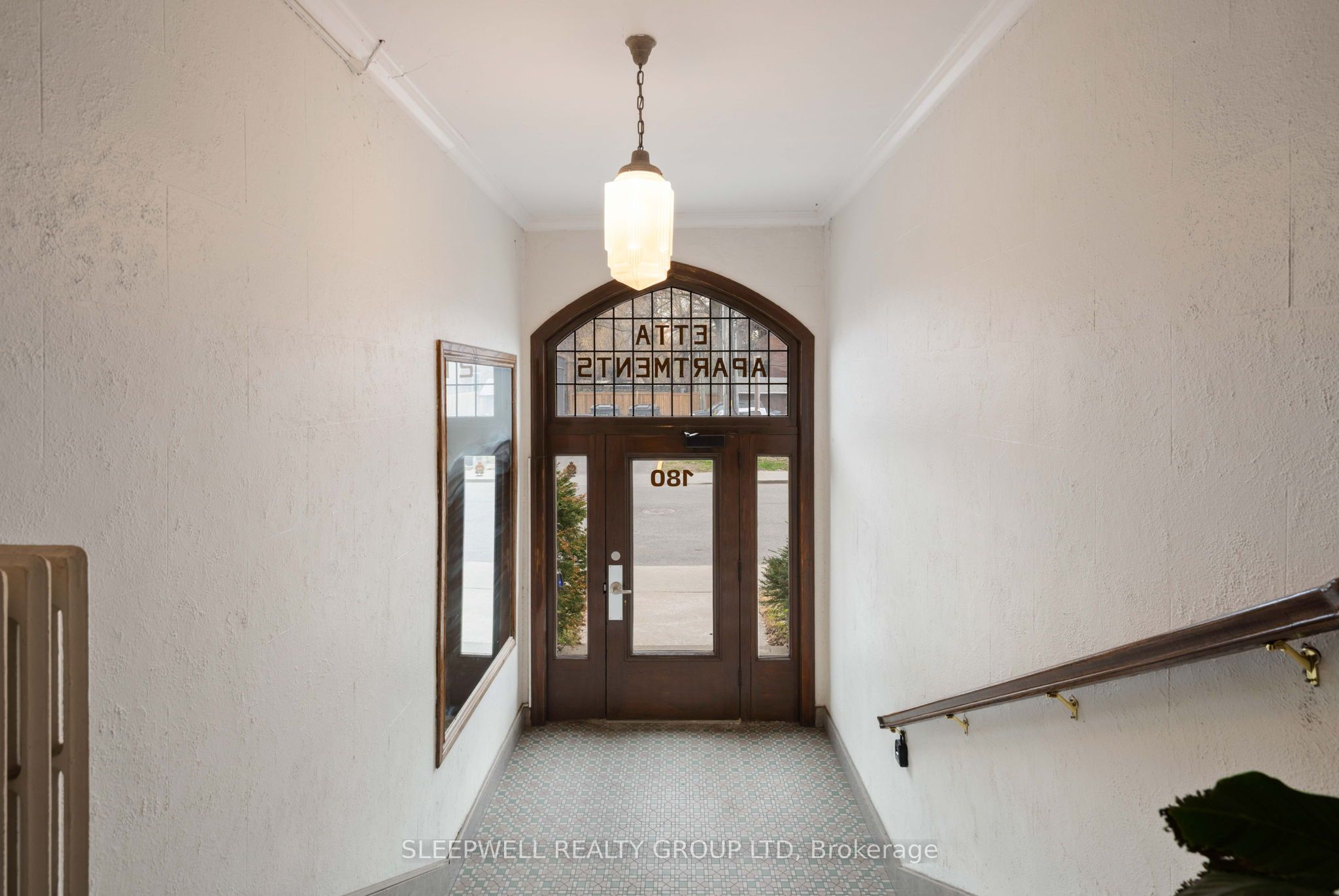 Unit 1A - 180 Augusta Street, Ottawa 2
