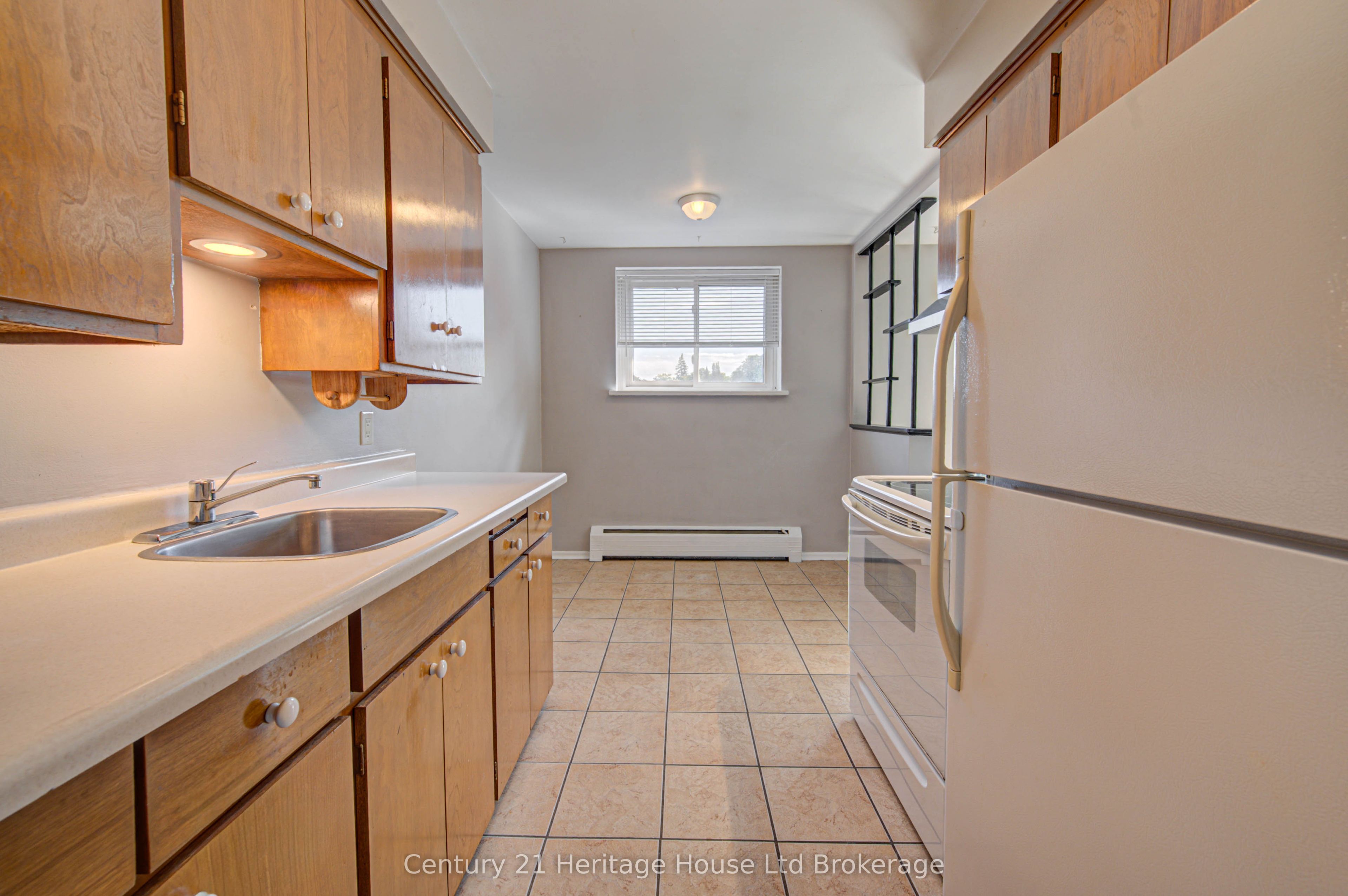 Unit 401 - 770 Hughson Street, Woodstock 5