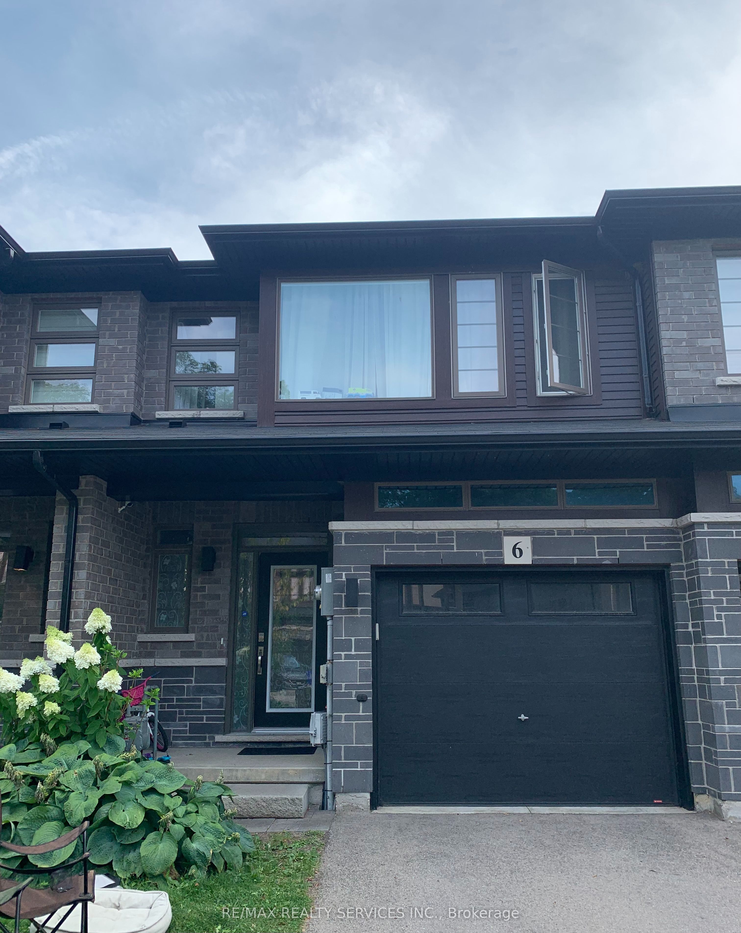 6 Shay Lane, Ancaster 1