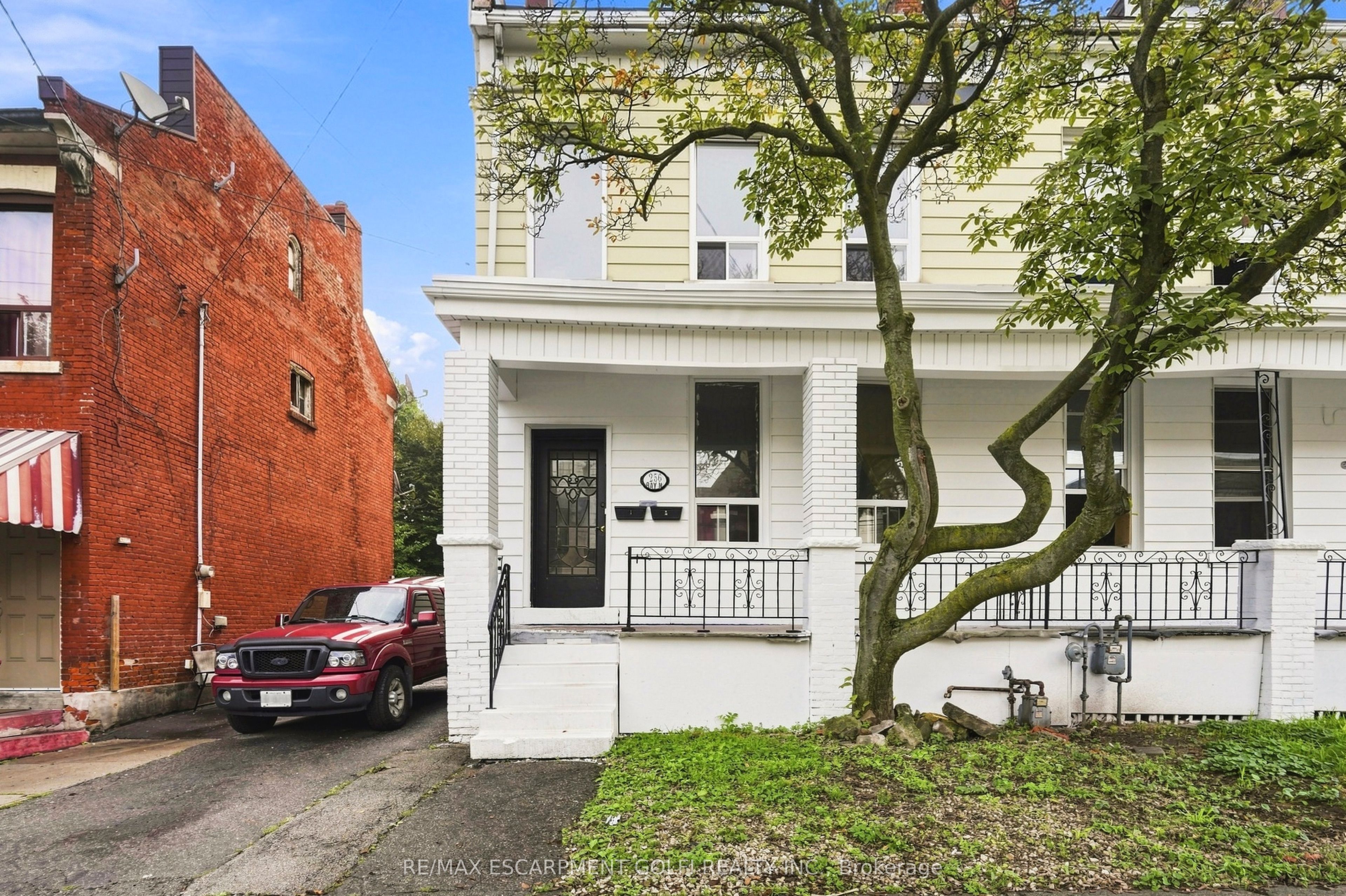 256 Bay Street N, Hamilton 2