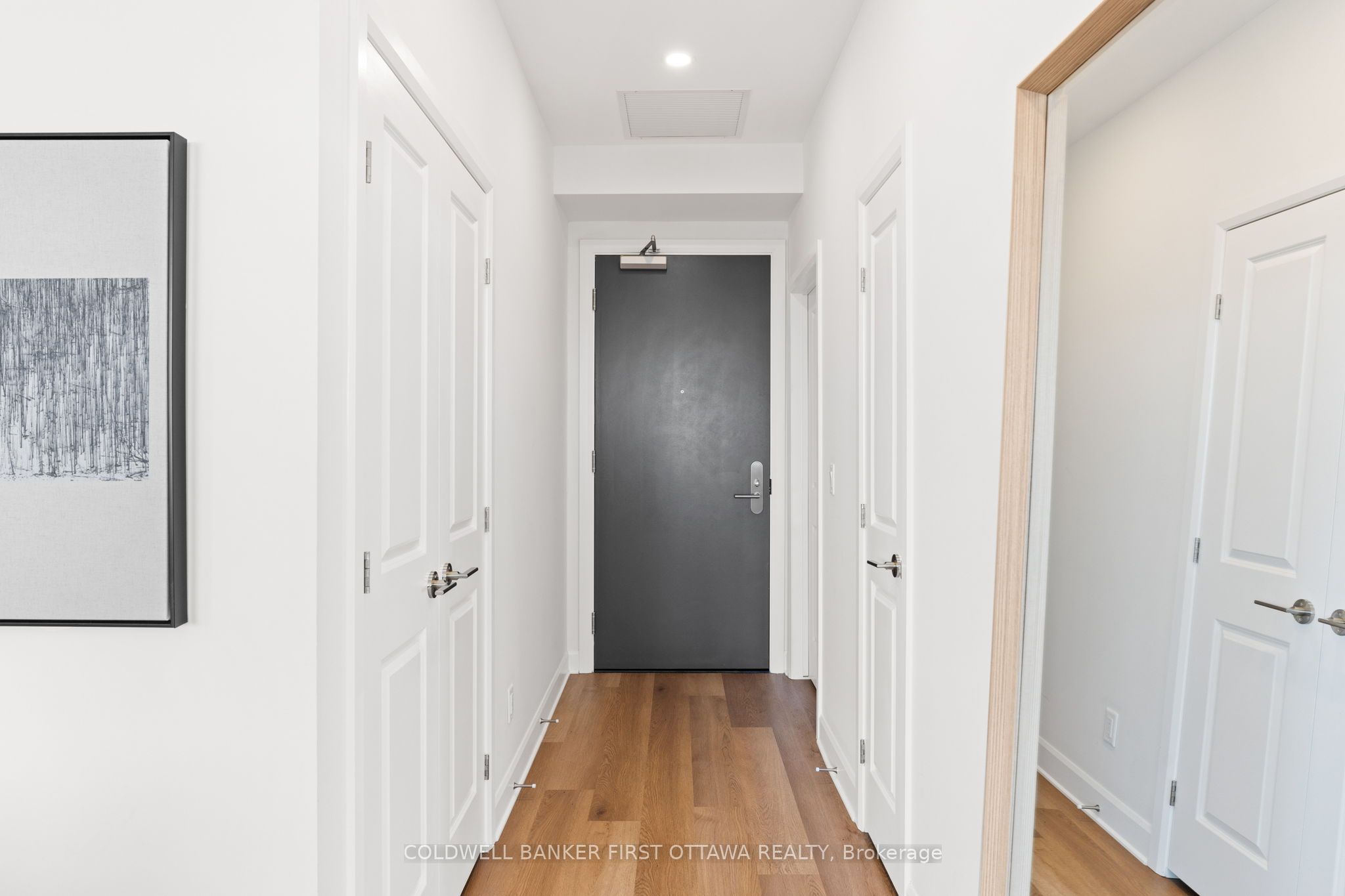 Unit 201 - 520 PIMIWIDON Street, Ottawa 2