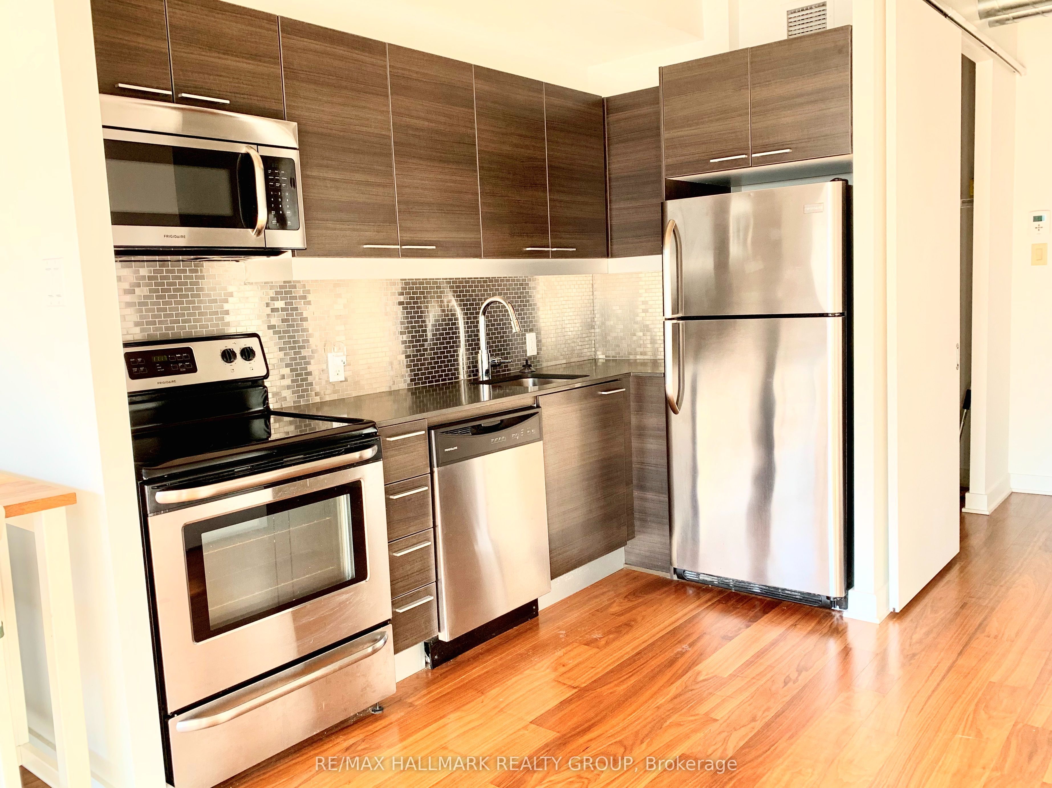 Unit 704 - 354 Gladstone Avenue, Ottawa 4
