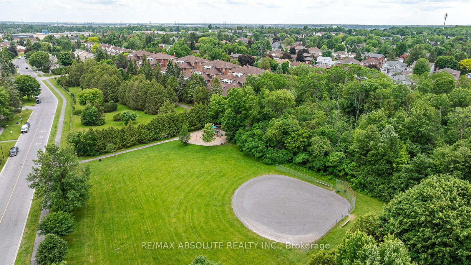 206 Stratas Court, Kanata 4