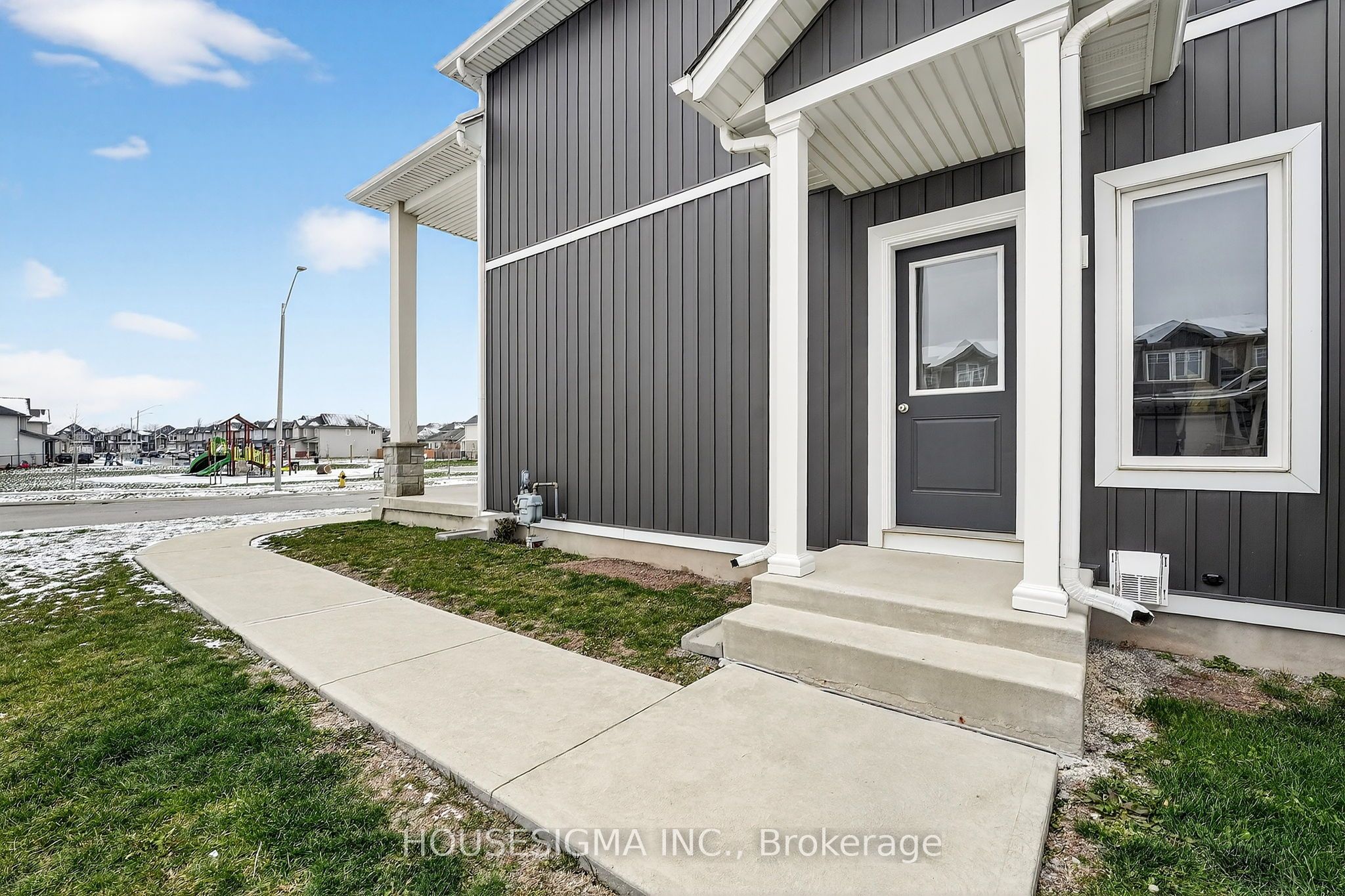 Unit Lower Level - 14 Lamb Crescent, Thorold 2