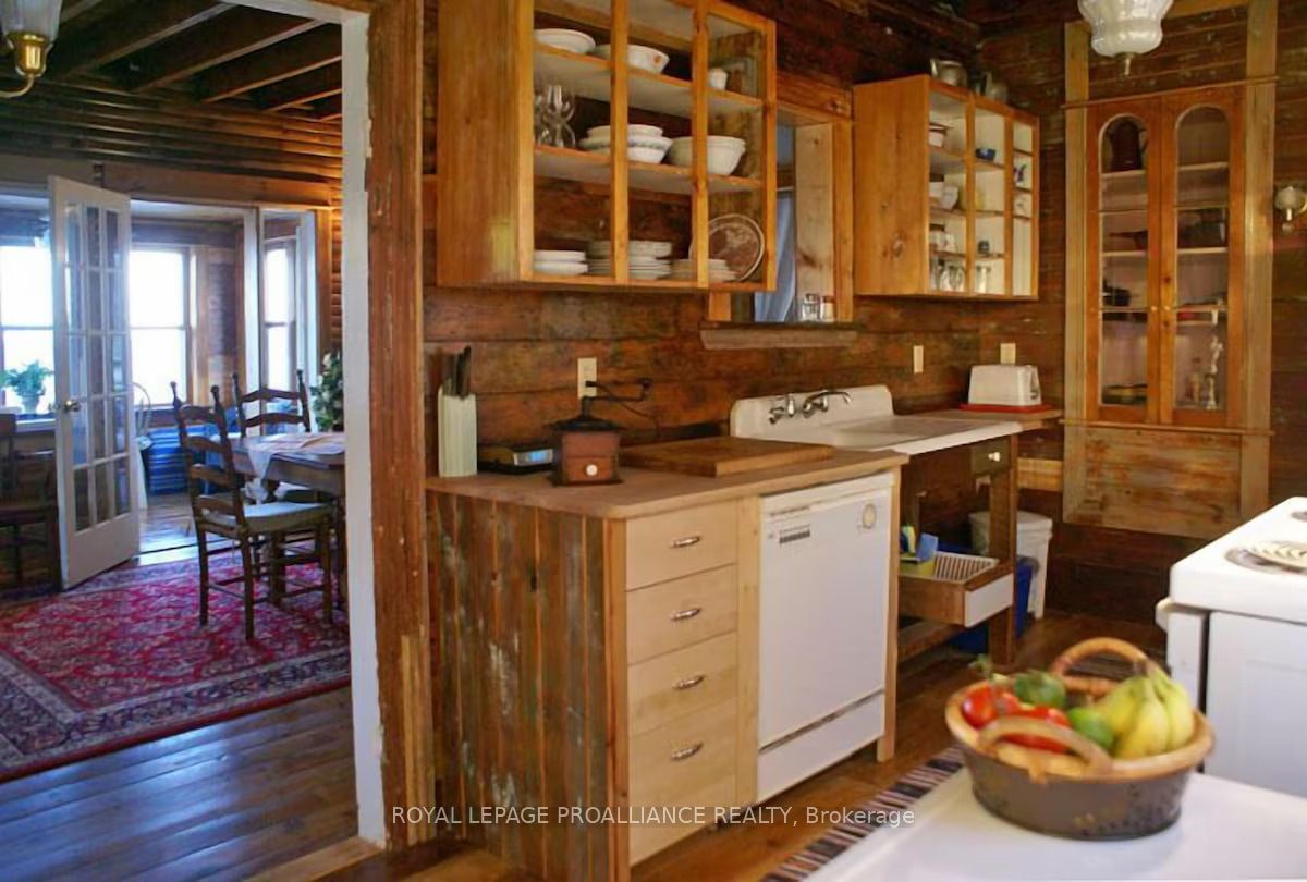 20 West Street, Prince Edward County 5