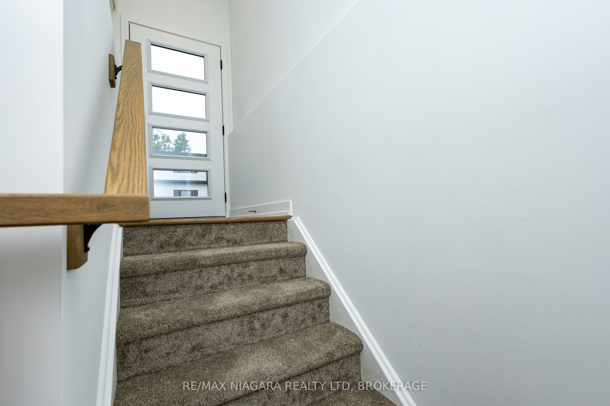 4263 Fourth Avenue, Niagara Falls 2