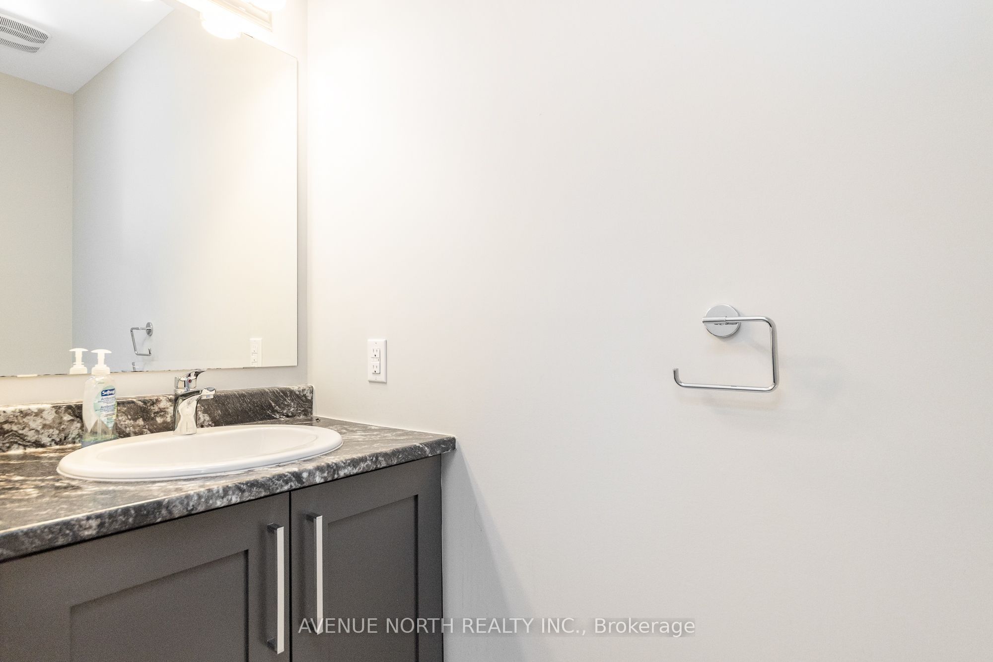 246 AQUARIUM Avenue, Cumberland 4