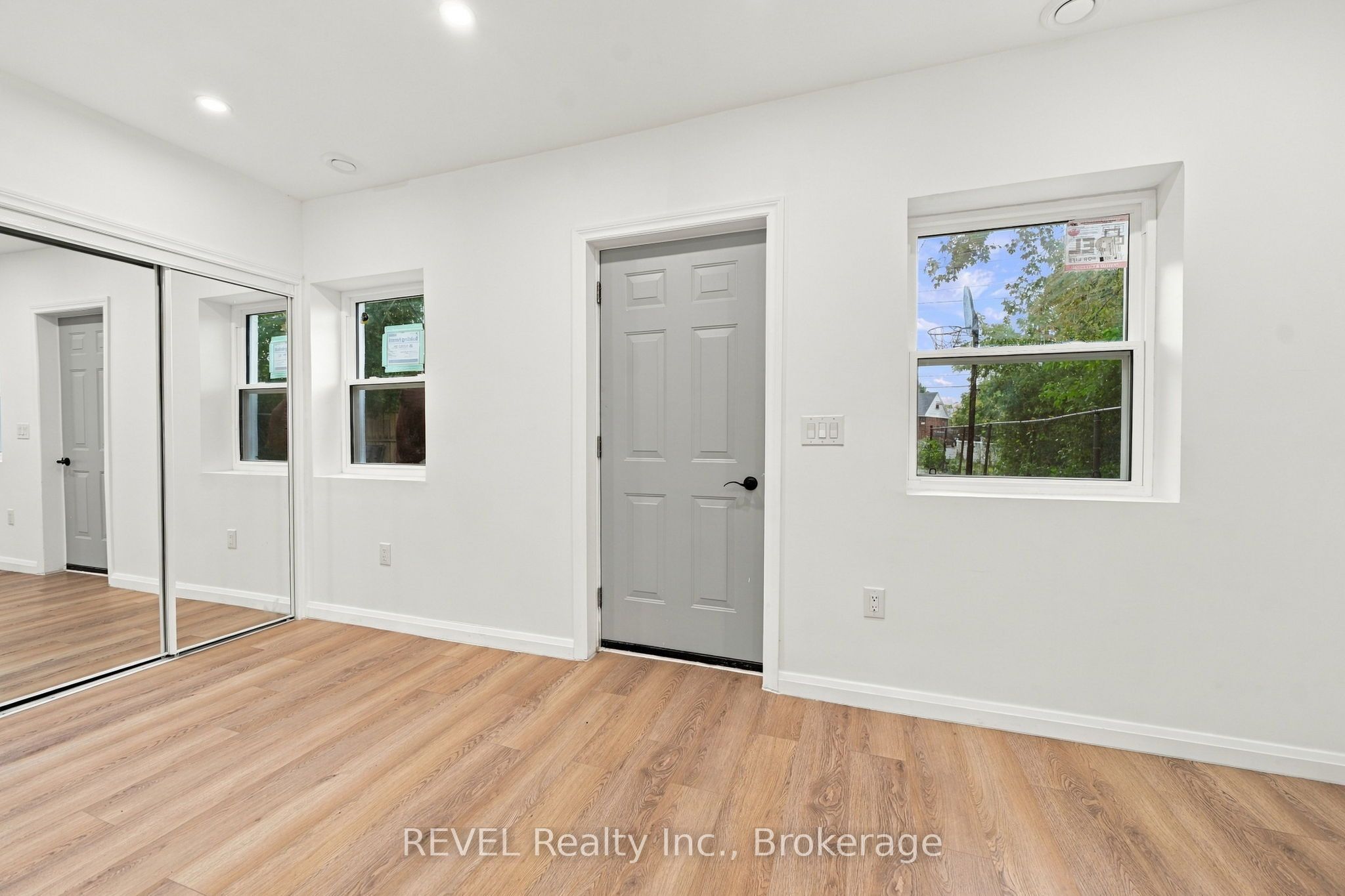 533A Carlton Street, St. Catharines 4