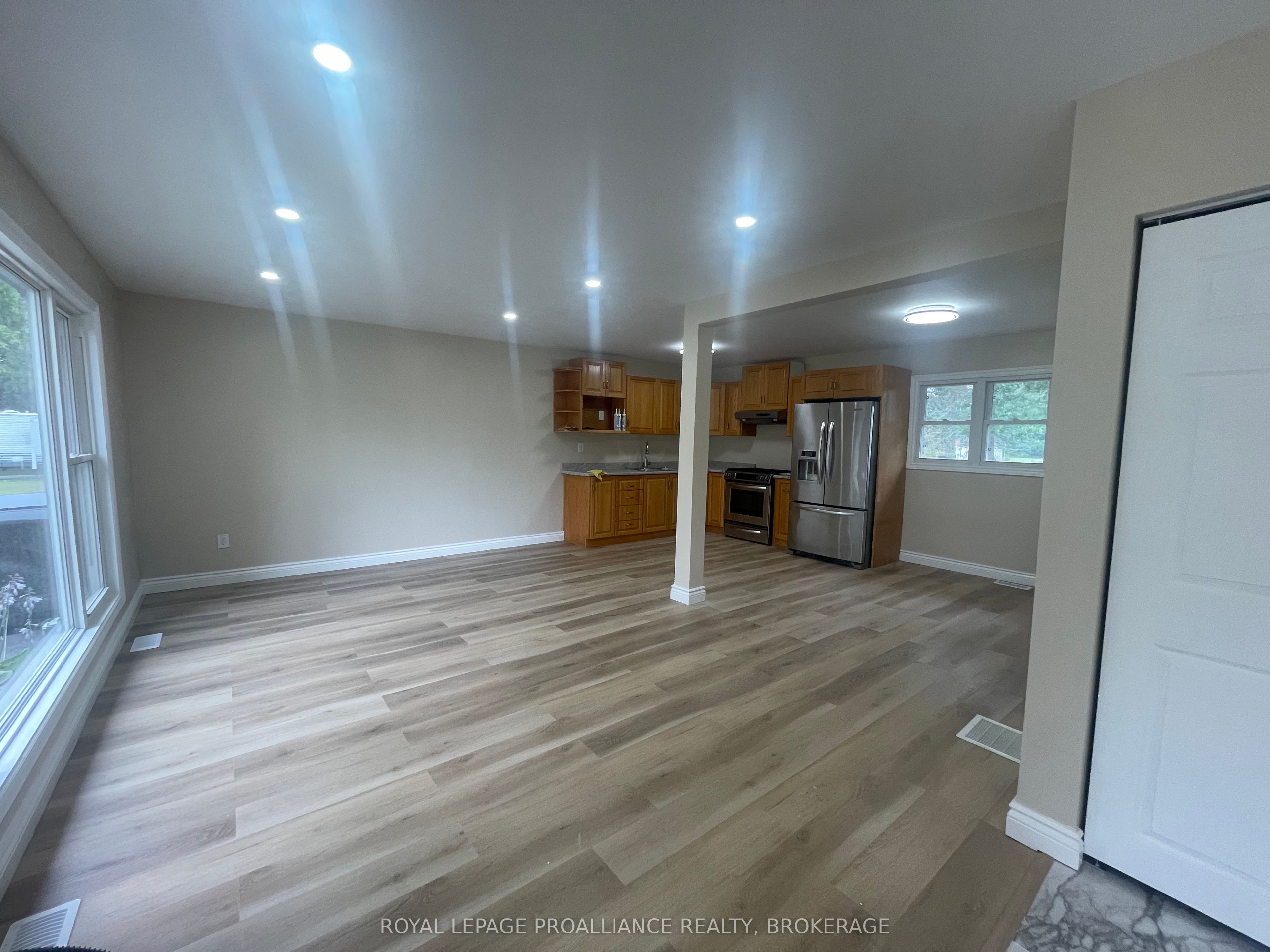 462 Coronation Boulevard, Loyalist 4