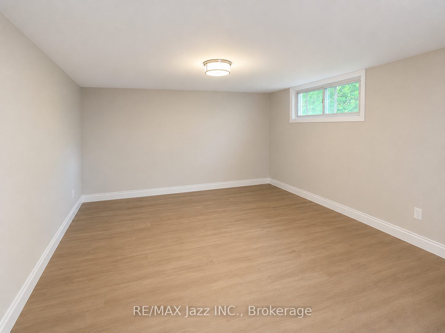 Unit B - 624 Stewart Street, Peterborough 2