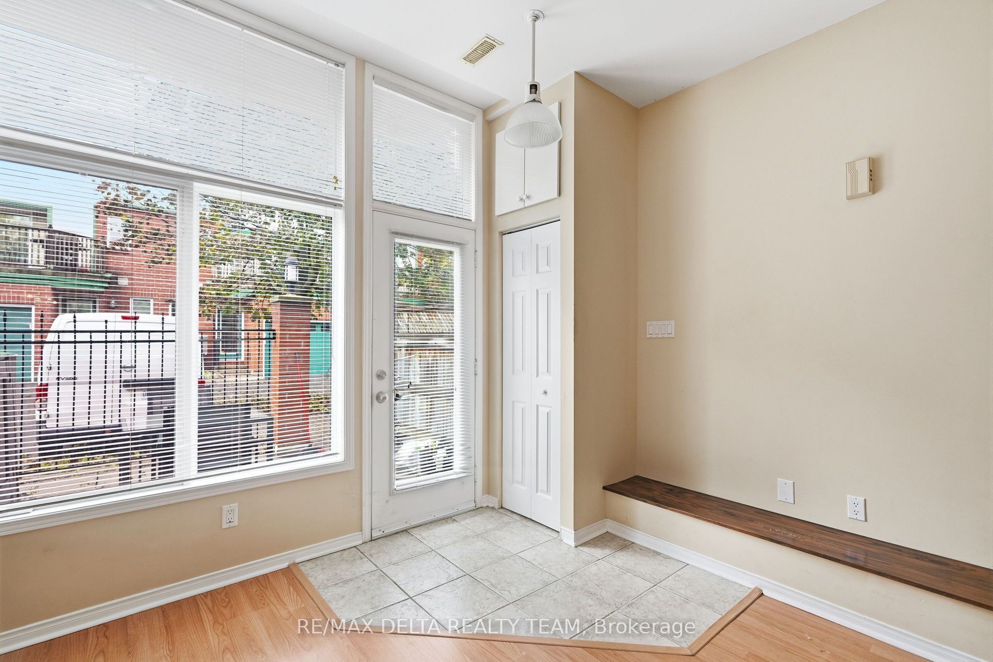 Unit 7 - 170 Cathcart Street, Ottawa 4
