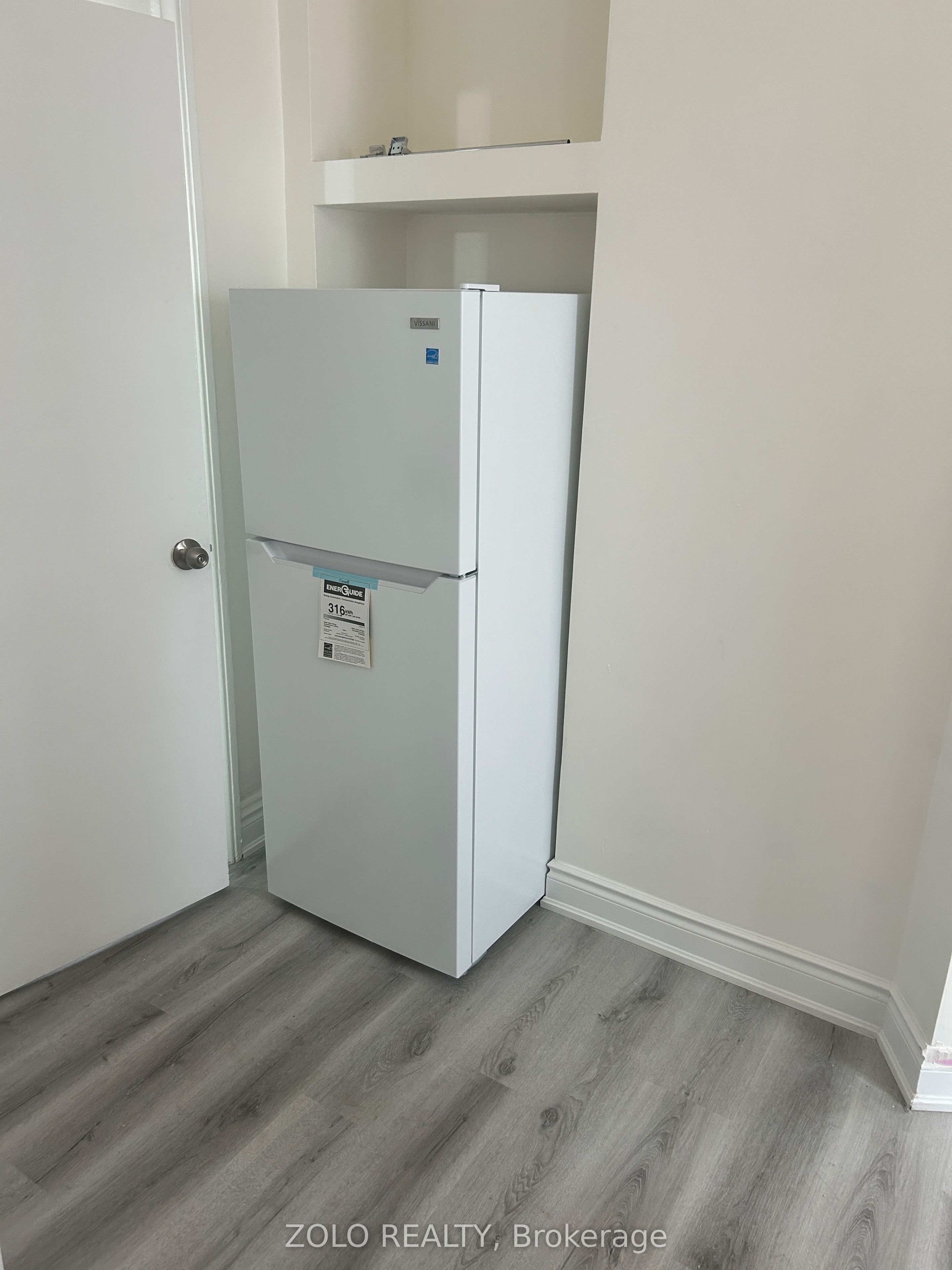 Unit 2 - 4299 Second Avenue, Niagara Falls 3