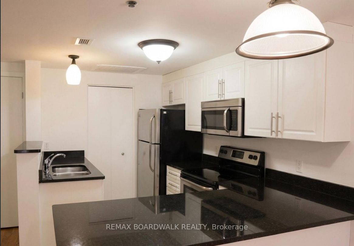 Unit 209 - 458D King Edward Avenue, Ottawa 4