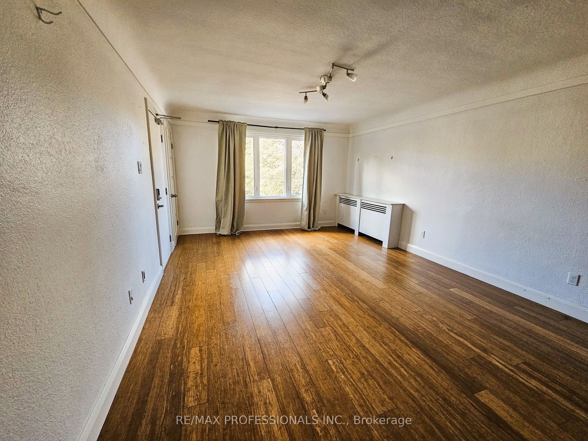 Unit A-Upper - 119 Erb Street E, Waterloo 5