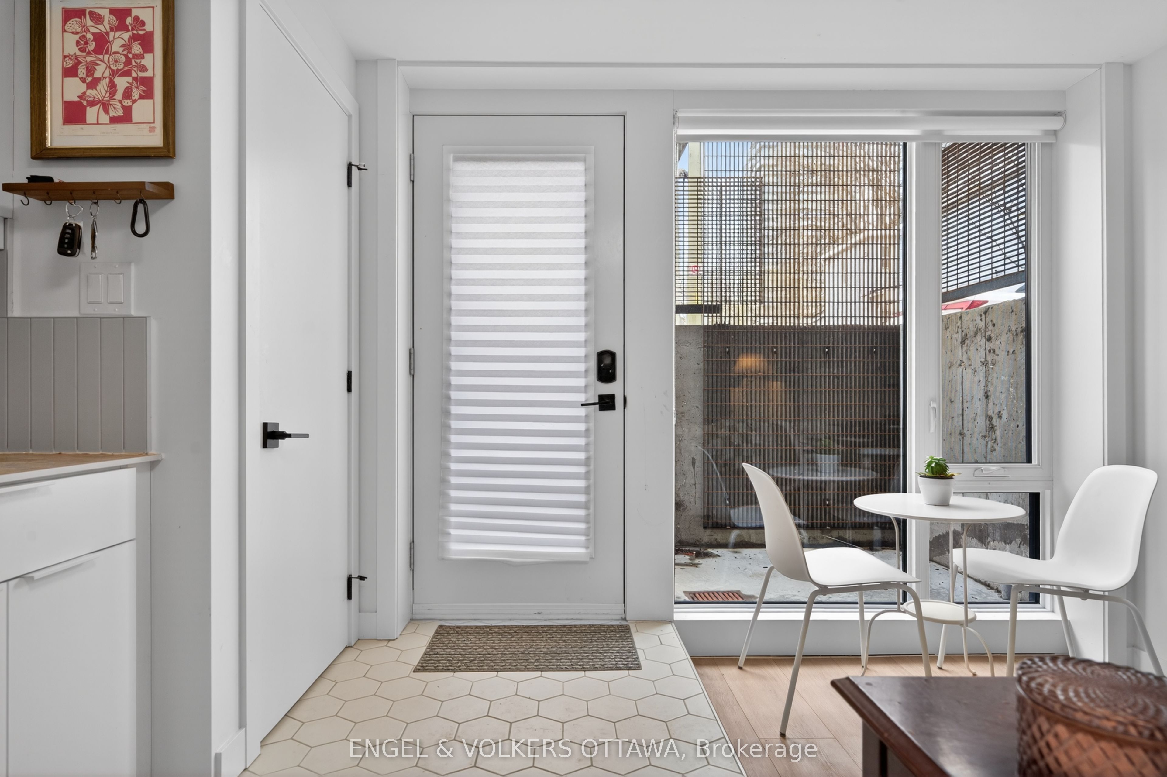 Unit D - 51 Fairmont Avenue, Ottawa 2