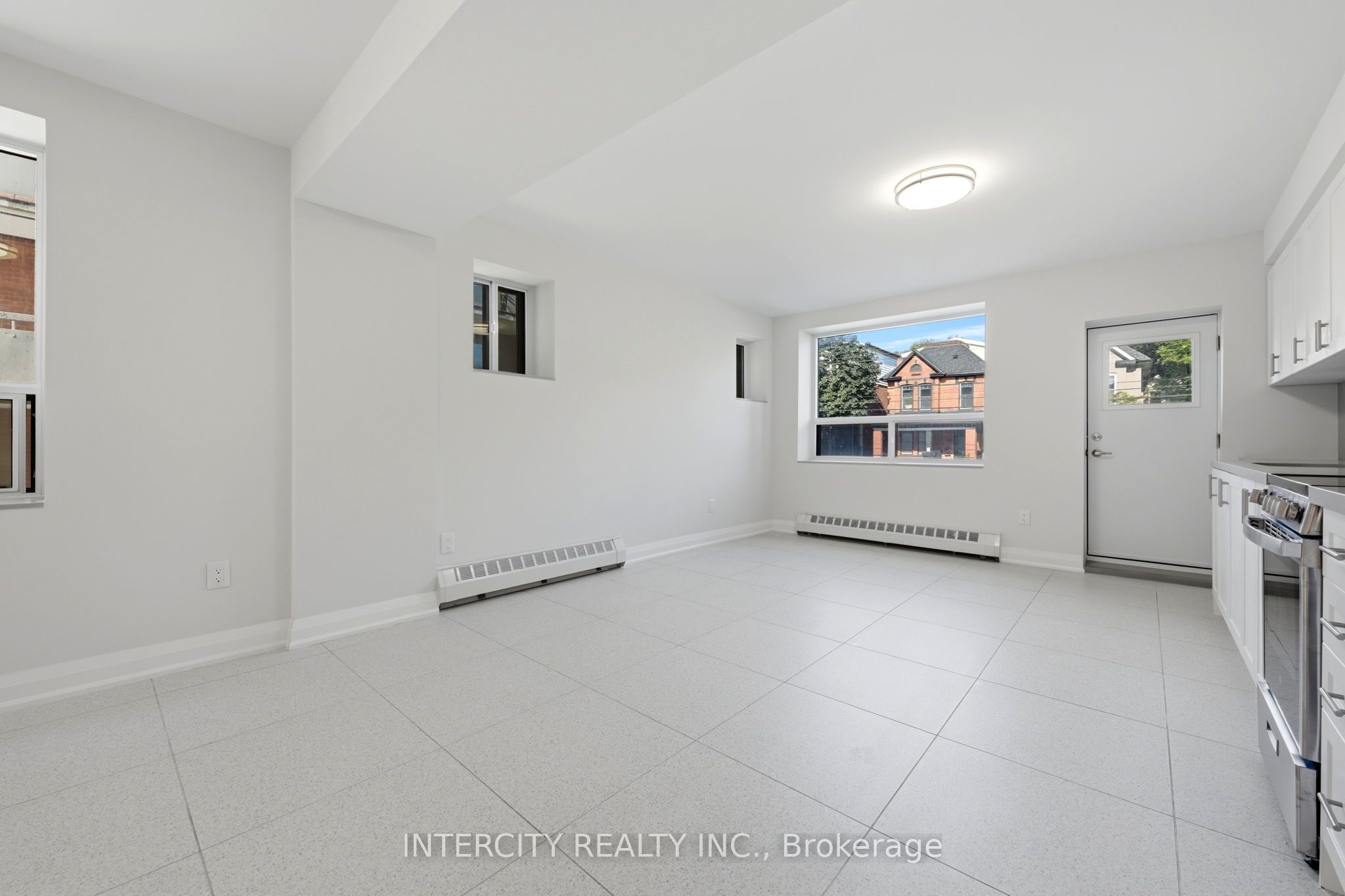 Unit 3 - 91 Wentworth Street S, Hamilton 5