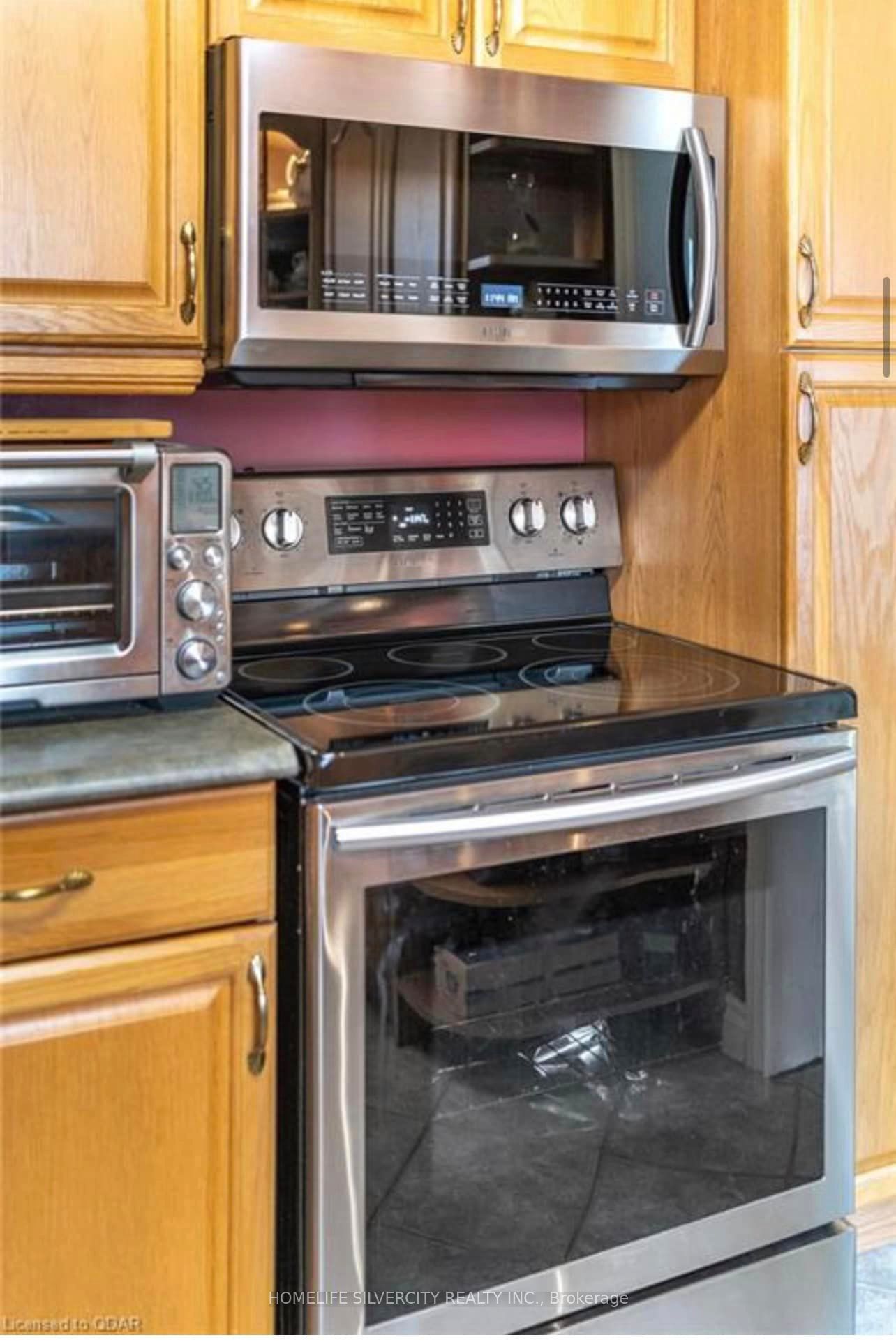327 Victoria Avenue, Belleville 5