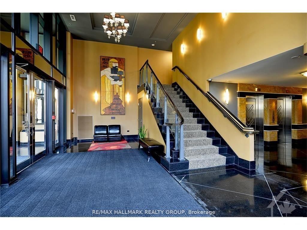 Unit 302 - 245 Kent Street, Ottawa 4