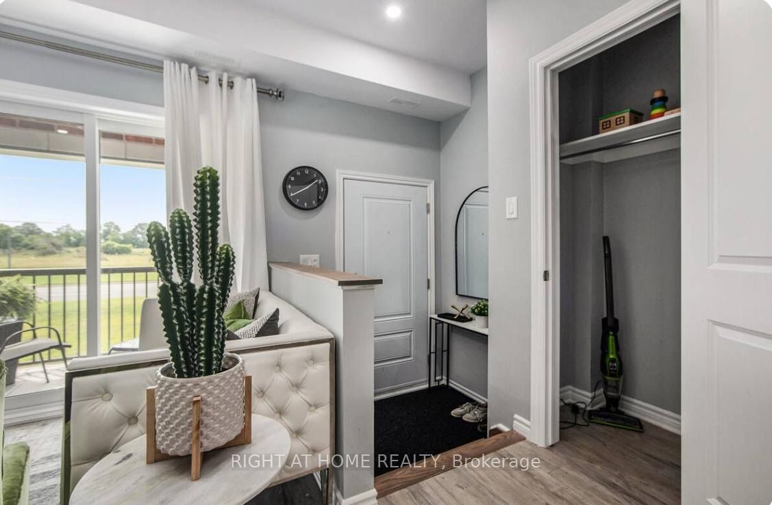 Unit K - 30 Jaguar Private, Stittsville-Goulbourn 2