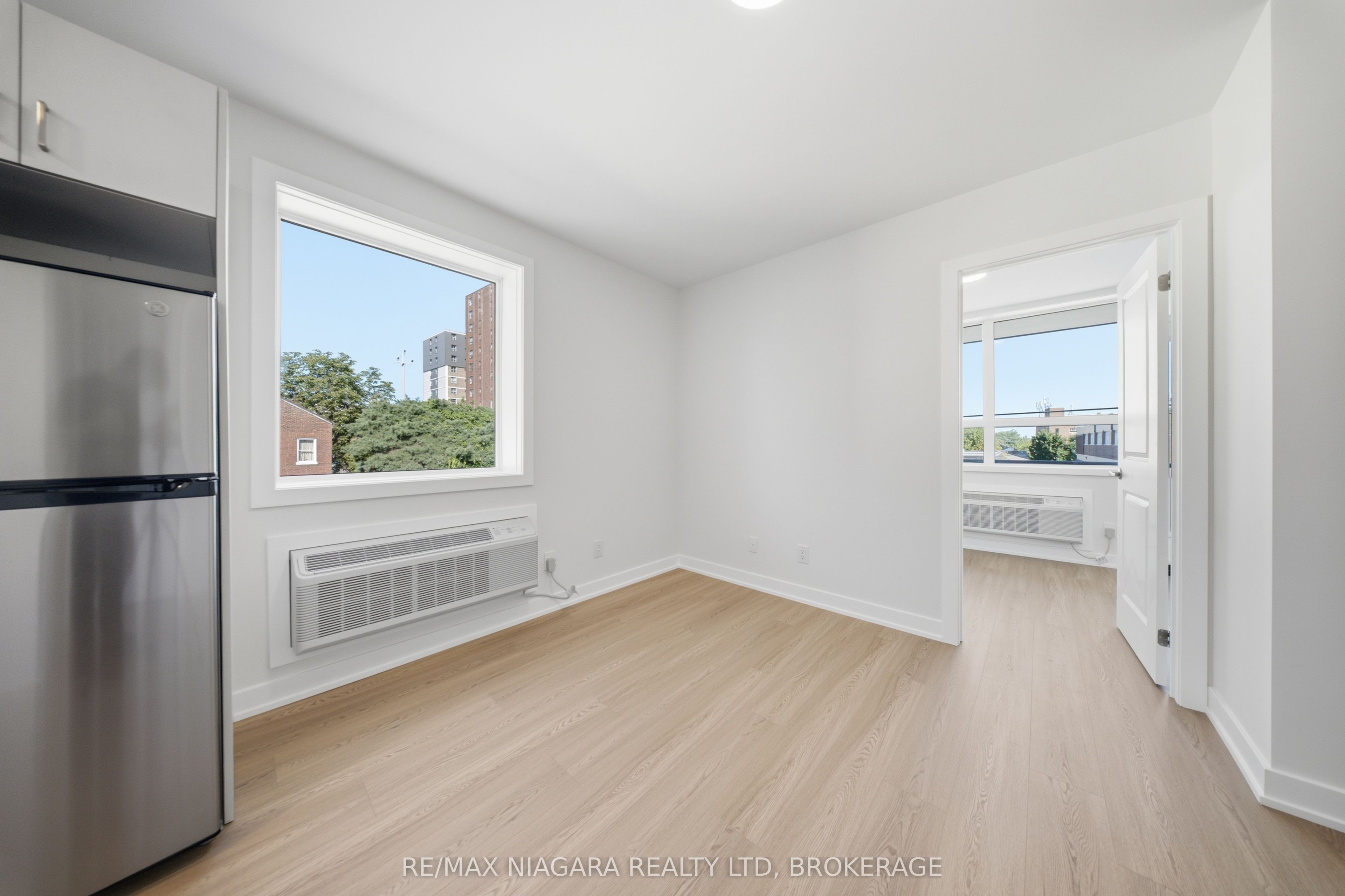 Unit 102 - 140 Church Street, St. Catharines 5