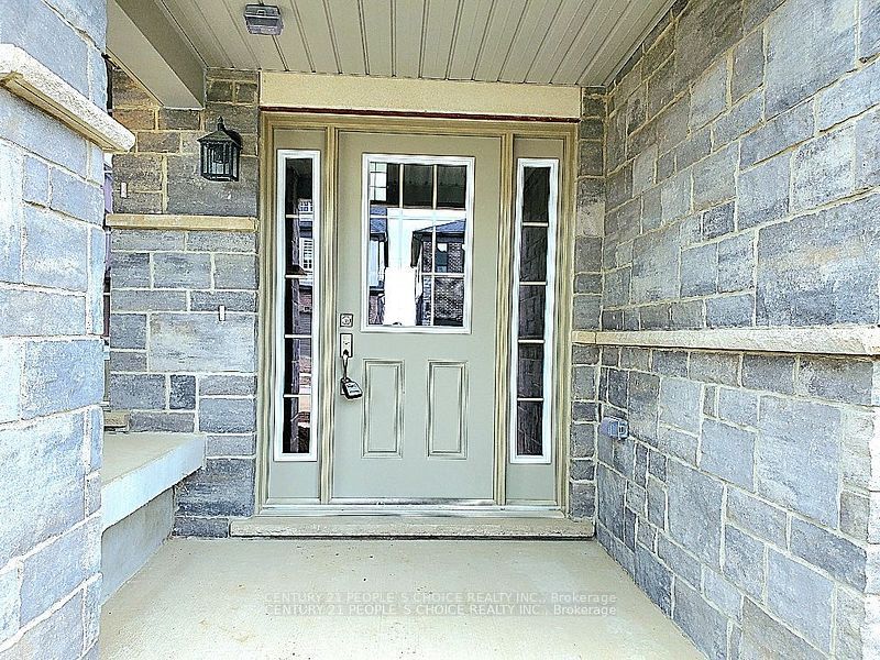 255 Raspberry Place, Waterloo 2