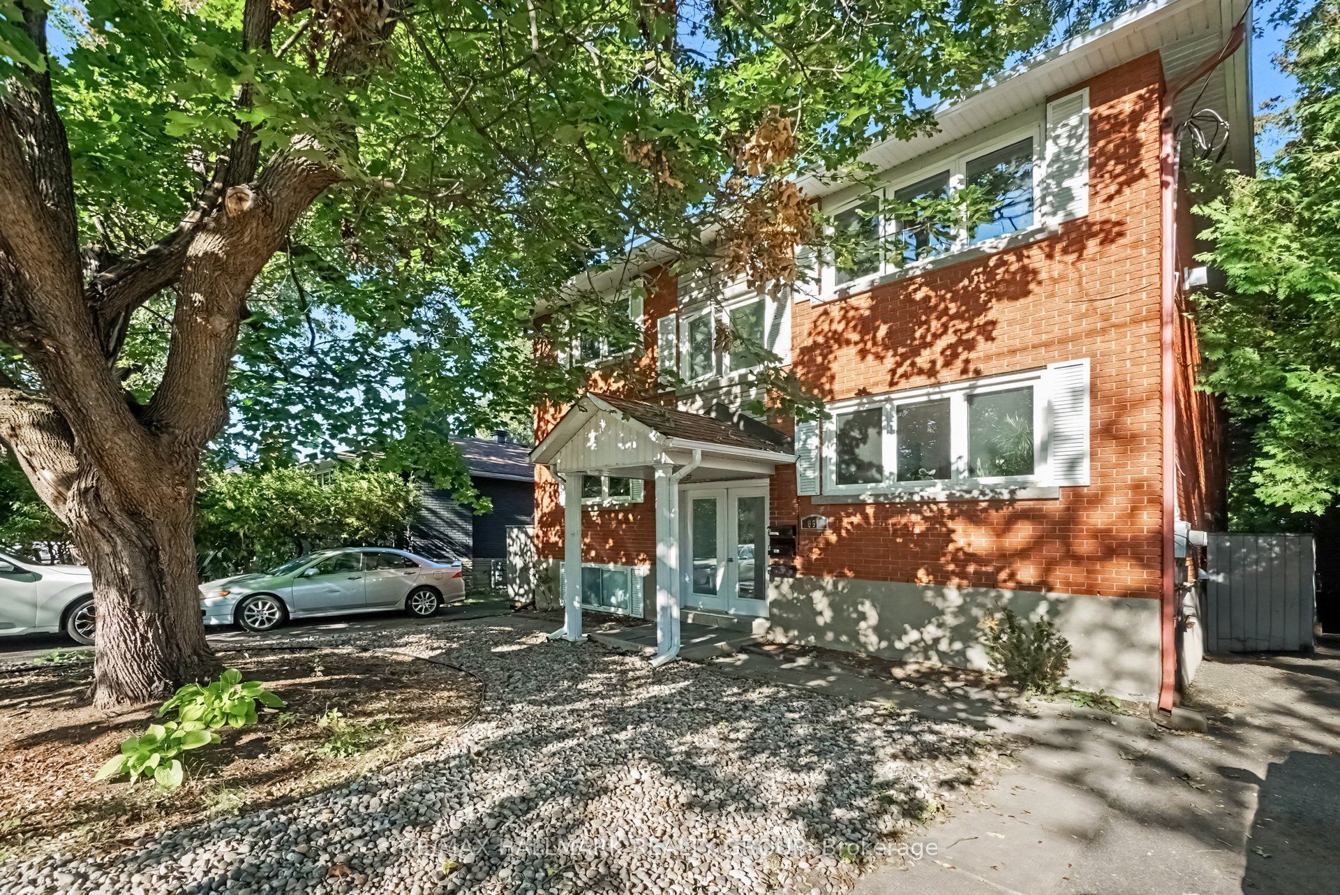 Unit 2 - 657 Golden Avenue, Ottawa 2